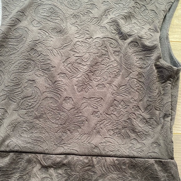 Monteau vneck little black dress textured rose pattern and zipper decor - Picture 6 of 6